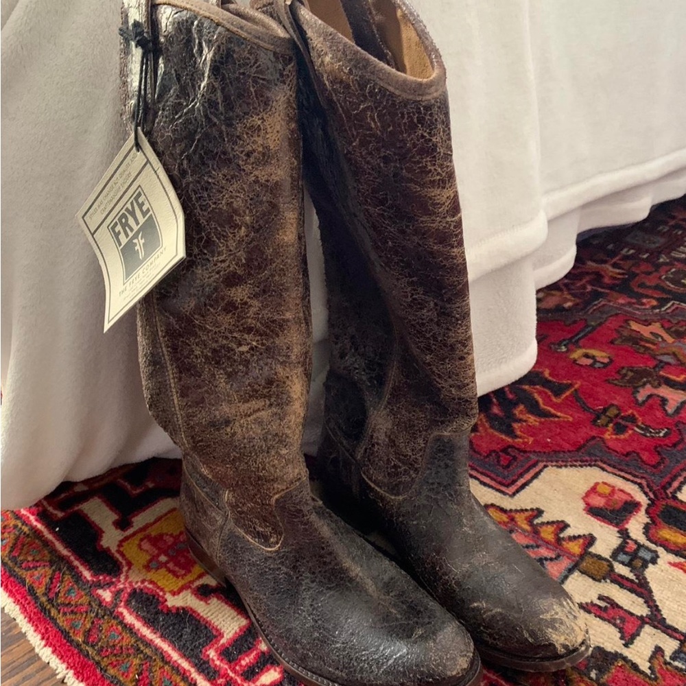 BNWT Frye Boots
